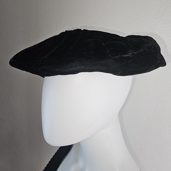 Women's Hat - Picture 12 of 15
